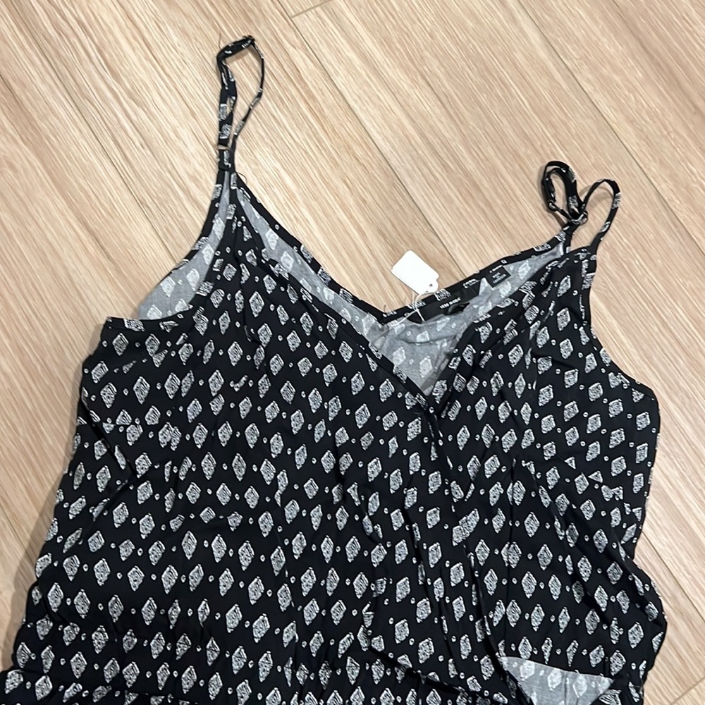 Romper - Picture 2 of 4